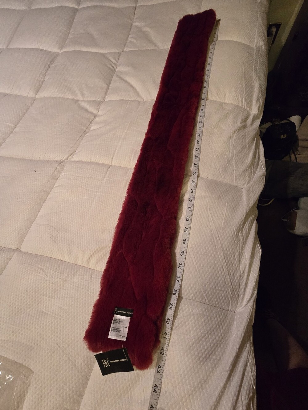 NWT FAUX FUR SCARF BURGUNDY Macy's Luxury Mob Wife Office Party Christmas Gift - Picture 3 of 7